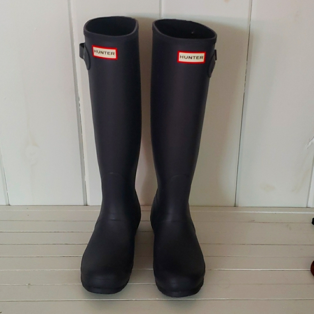 Hunter Women's Tall Black Rain Boots with Red Logo